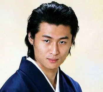 Tow Ubukata