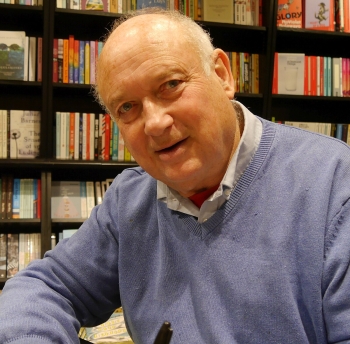 Louis De Bernières