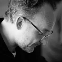Sylvain Vallée