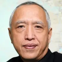 Lun Zhang
