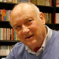 Louis De Bernières