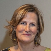 Janine Barchas