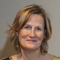 Janine Barchas