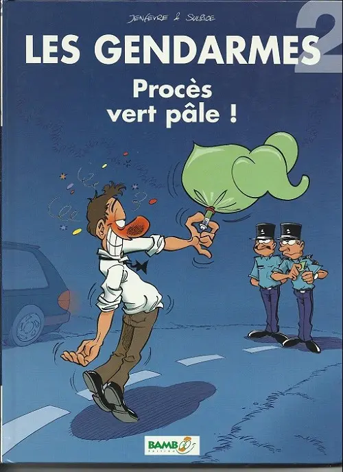 Couverture de l'album Les Gendarmes Tome 2 Procès vert pâle !