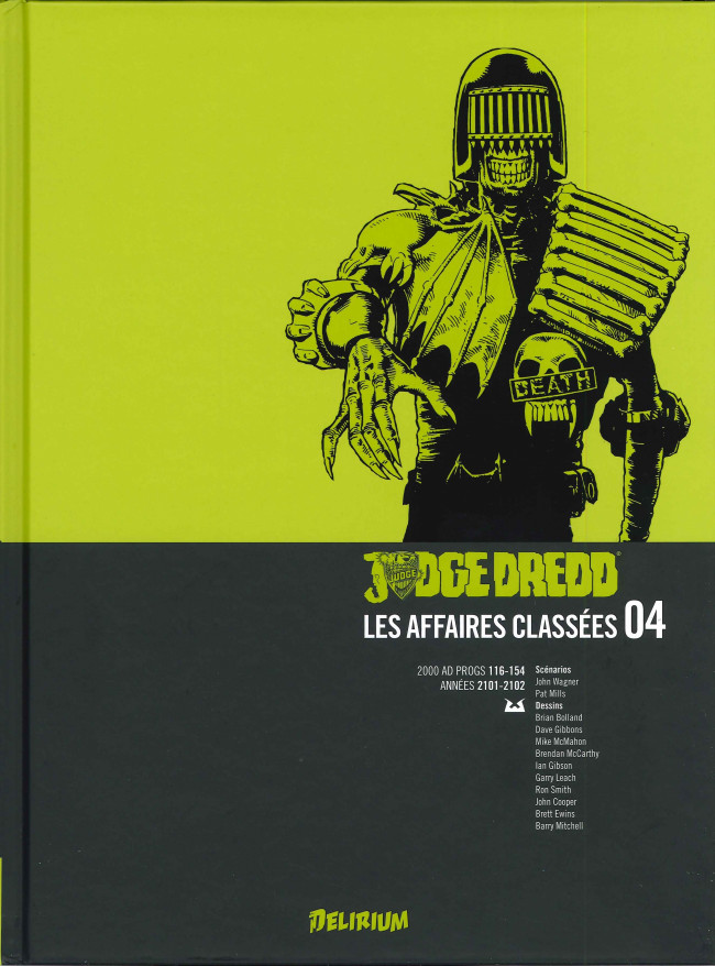 Couverture de l'album Judge Dredd : Les Affaires classées Tome 4 Années 2100-2101 (2000 AD progs 116-154)