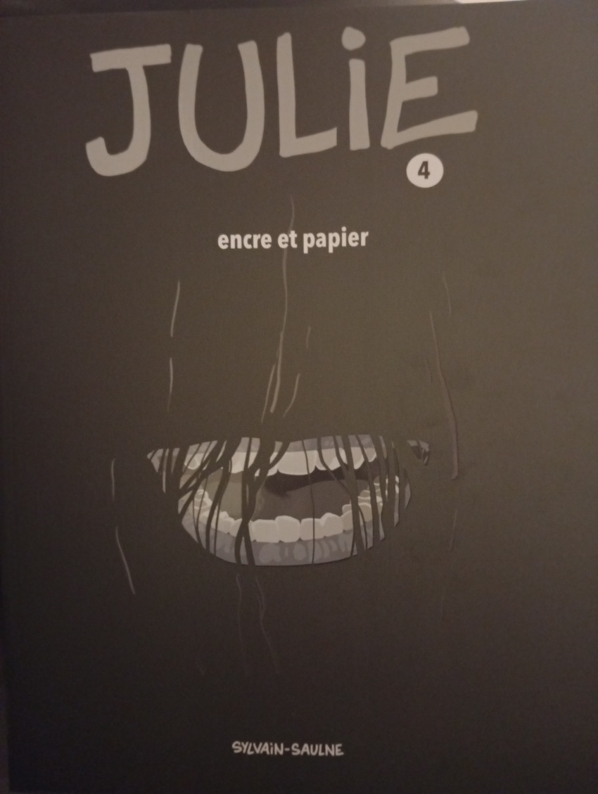 Couverture de l'album Julie 4 Encre et papier