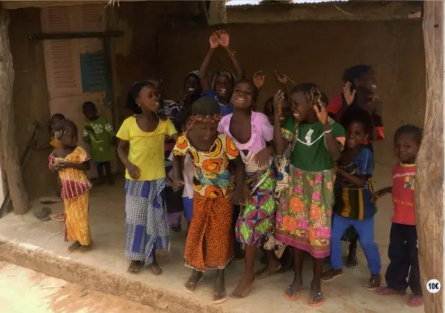 Verso de l'album Liberté de circuler ! voyage au mali avec madassa ex sans papiers