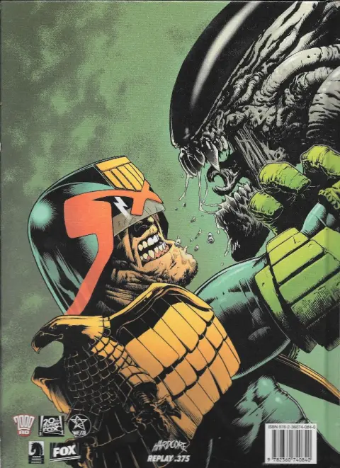 Verso de l'album Judge Dredd/Aliens/Predator Tome 1 Judge Dredd/Aliens : Infestation