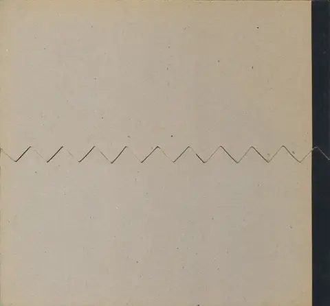 Verso de l'album Un enfoiré et quelques connards Un enfoiré et quelques connards suivi d'un gnon et quelques bosses