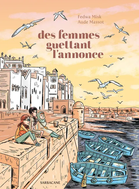 des femmes guettant l'annonce
