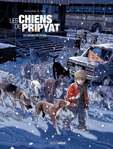 Couverture de l'album Les Chiens de Pripyat Tome 2 Les Enfants de l'atome
